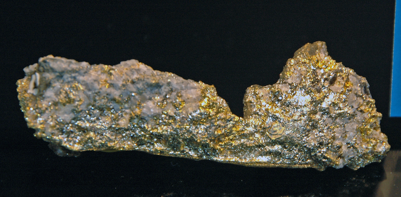 Native_gold-calaverite-coloradoite_(Kalgoorlie_Mining_District,_Western_Australia)_(16584308663)